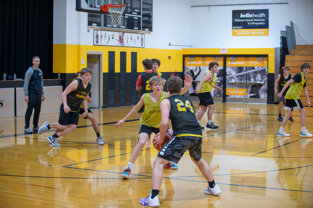The Algoma boys were in full scrimmage mode during a practice earlier this week.  Josh Staloch photos
